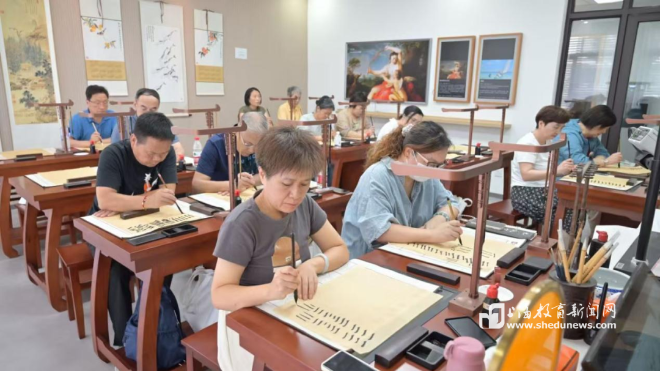 上海唯一！上海开大“银发e学堂”获评2025年新时代“特别受百姓喜爱的终身学习品牌项目”