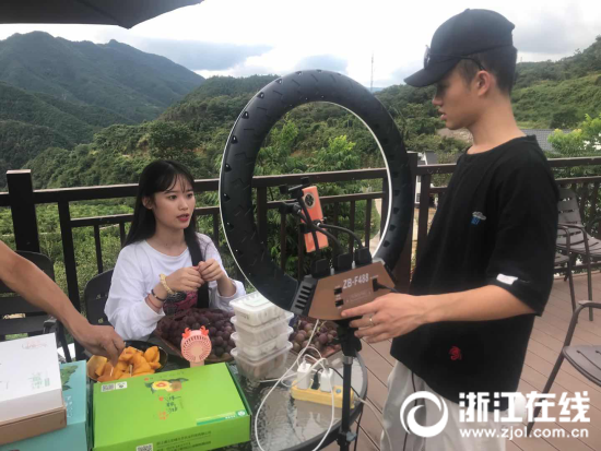 财经8.png