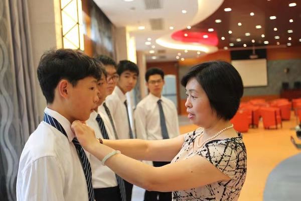 教会学生自律从个人仪容仪表开始.jpg