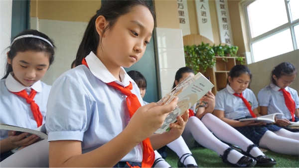 学生们参加“班班有读”公益阅读活动。 受访者供图