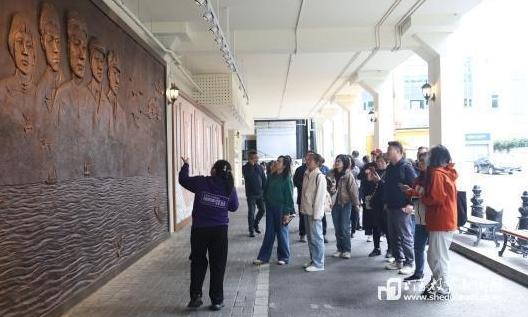 银龄艺旅、亲子寻根、党员砺行:虹梅漕开发园区“人文行走”系列活动圆满落幕