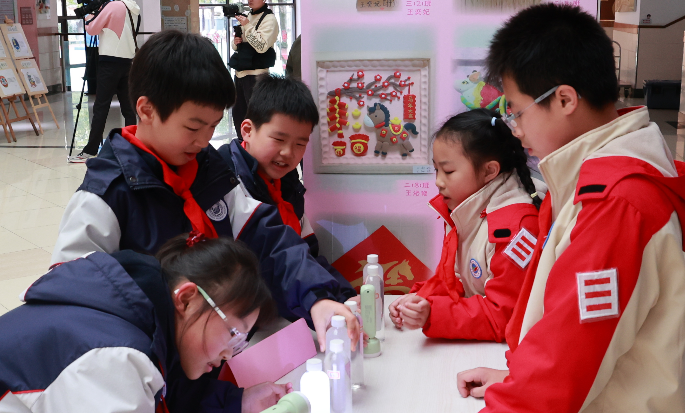 校本课程首发、气象特展亮相……打一小学“摇篮STEM数科节”亮点纷呈