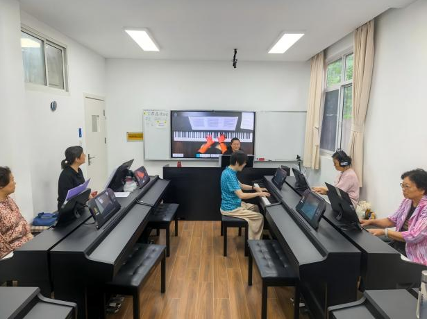 上海:老年大学首设暑期班,让银发群体“四季有学”“时时乐学”