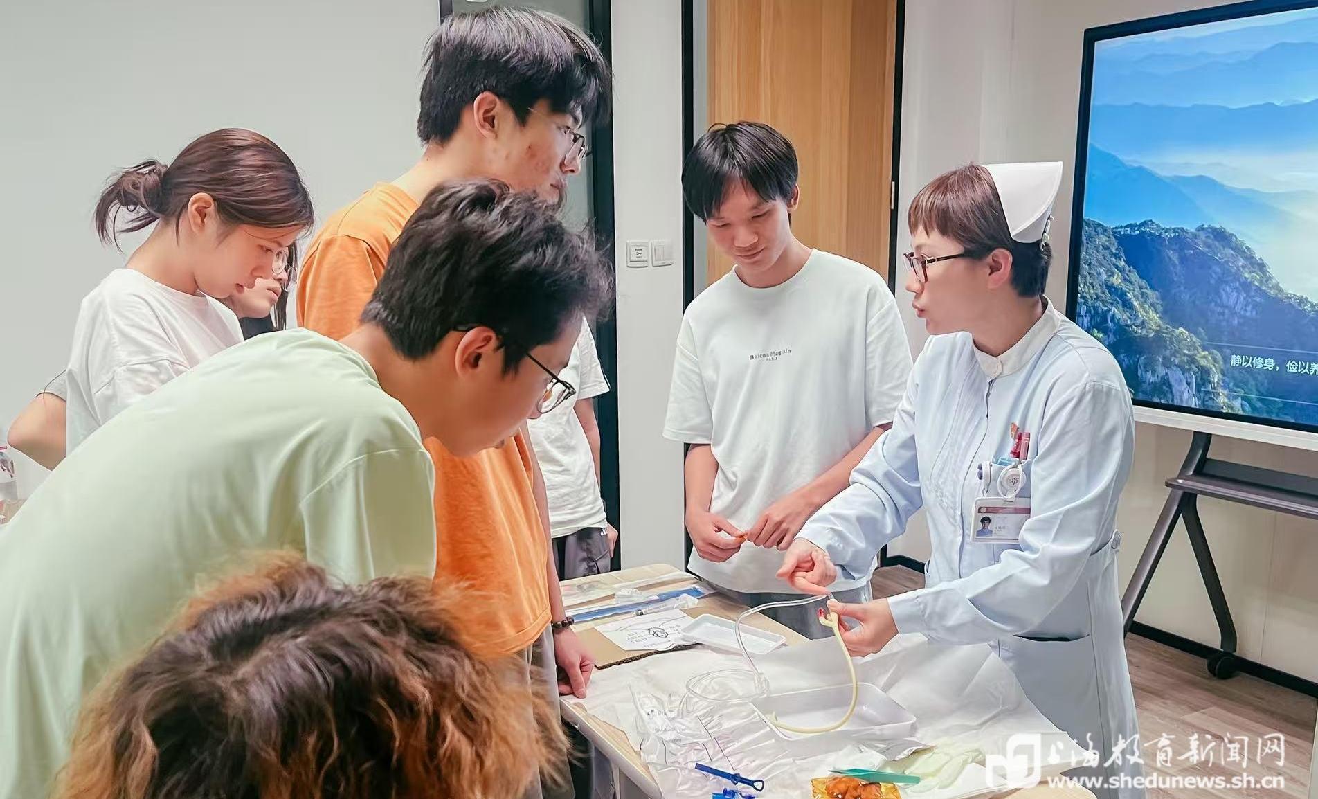“到三甲医院上大学”上海探索护理人才培养新路径，护理整建制班开班