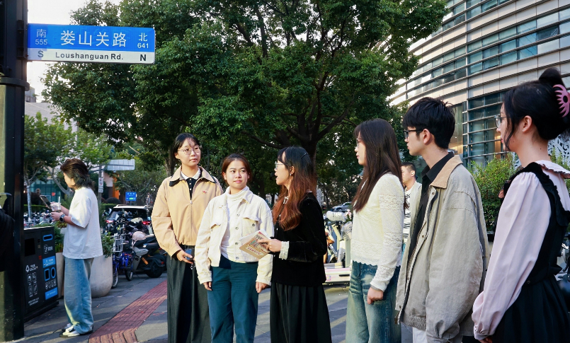 六条路牌一堂课,华政师生在上海街头走了一场